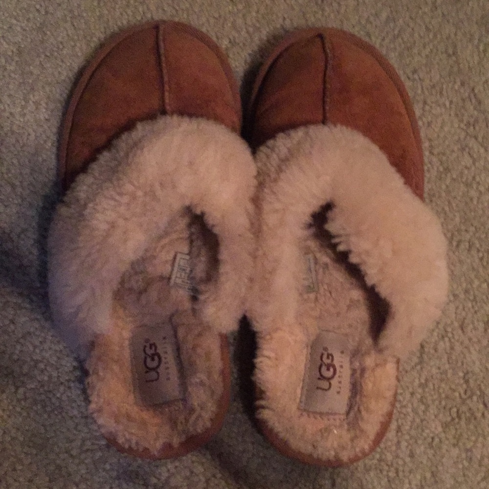 UGG slippers - Size 5 great condition!!!
